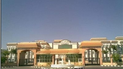 أطباء جامعة الزقاژيق وعين شمس ومعهد القلب بمستشفي طور سيناء