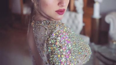بالصور .. إطلالة ساحرة للفنانة فرح الزاهد