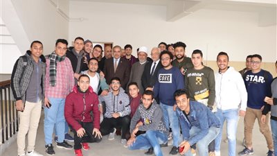 رئيس جامعة الأزهر يتفقد انتظام الدراسة في يومها الأول مع بدء الفصل الدراسي الثاني