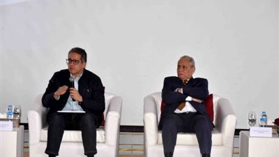 تيسير إجراءات التراخيص وتأجيل الحجز الإدارى على المتعثرين وخط طيران بين الأقصر وشرم الشيخ