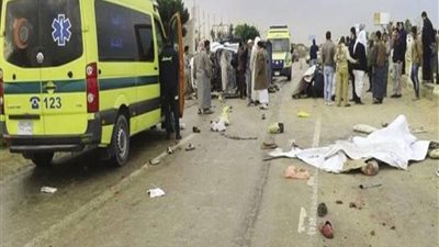 مصرع واصابة 15 شخصا فى حادث تصادم سيارتين بالمنيا