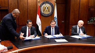 الملا يوقع اتفاقية جديدة للبحث عن الغاز بدلتا النيل مع ونترشال ديا الألمانية