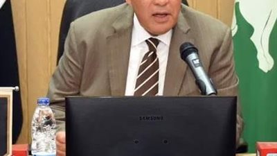 محافظ الشرقية يجرى حركة تنقلات بين مديري الإدارات التعليمية