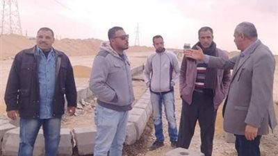 رئيس مدينة رأس سدر يتابع مشروعات رصف الطرق