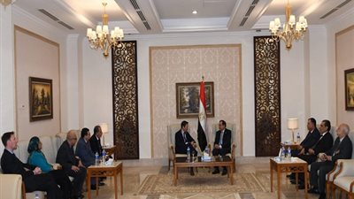وزير البترول يبحث مع رئيس 