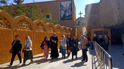 وفود أجنبية ومحلية تزور أثار ومسار العائلة المقدسة بأسيوط .صور