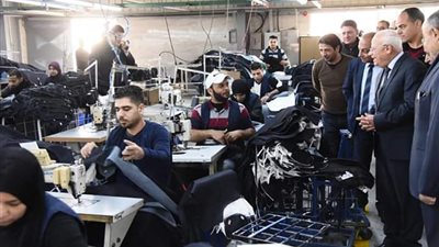محافظ بورسعيد يتفقد مصانع آكاى للملابس الجاهزة بالمنطقة الصناعية