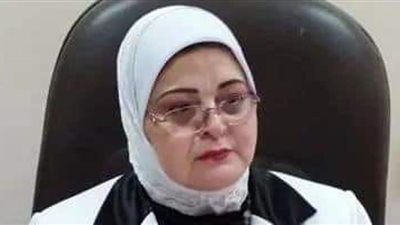 وكيل تعليم كفر الشيخ تطمئن على حالة طالبة أصيبت في حادث