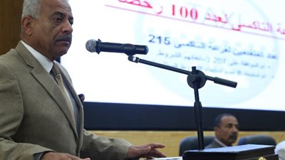 صقر يشهد القرعة العلنية لتوزيع 100 لوحة أجرة تاكسي لابناء السويس