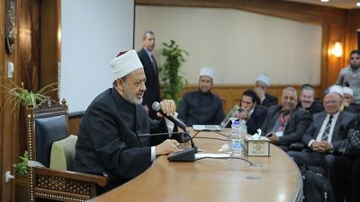 شيخ الأزهر لمتدربي بيت العائلة المصرية: تقع على عاتقكم مسئولية إنشاء أجيال جديدة