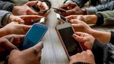 دراسة حديثة : ادمان الهواتف الذكية اسوأ من المخدرات