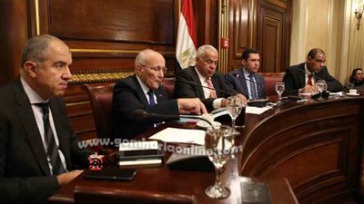 العصار يكشف من البرلمان تطورات صناعة السيارات الكهربائية