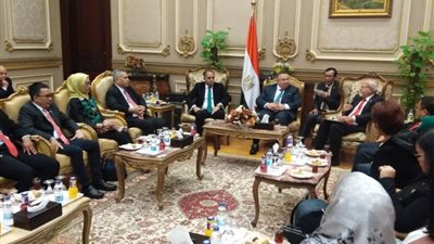 الشريف يلتقى وفد مجلس الشورى الاندونيسى بمقر مجلس النواب