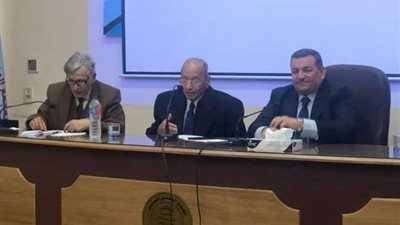 أسامة هيكل يستعرض سياسة وزارة الإعلام وخطتها في ندوة بالمجمع العلمي