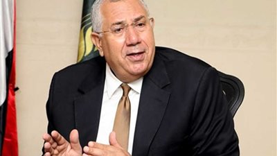 وزير الزراعة يعلن فتح أسواق الارجنتين وأستراليا أمام الموالح والتمور المصرية