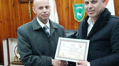 وكيل وزارة صحة الشرقية يهنىء مدير عام الشئون المالية والإدارية بالصور