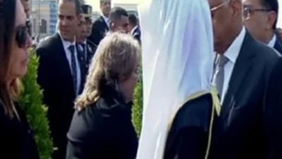 الوفود العربية تقدم واجب العزاء للسيدة سوزان مبارك عقب الجنازة العسكرية