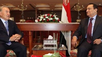 الرئيس الأول لكازاخستان يعزى فى وفاة مبارك