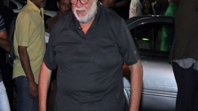 وصول يحي الفخراني ولميس جابر لمقر عزاء الرئيس الاسبق حسني مبارك