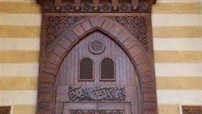 ما هي الطريقة الصحيحة لتوجيه الميت داخل القبر؟