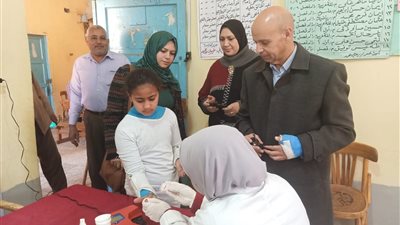 مسعود يتابع مبادرة الرئاسة للانيميا لطلبة المدارس الابتدائية بالشرقية