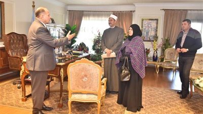 محافظ أسيوط يوجه أمين عام بيت العائلة لإنهاء خصومة ثأرية بين أبناء عمومة