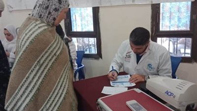 فحص 1200 خلال القافلة الثامنة عشر لمبادرة نور حياة بالمنوفية