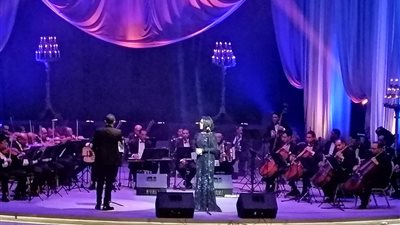 مى فاروق تتالق ب 3 اغانى مع مصطفى حلمى في ذكرى كوكب الشرق بالاوبرا(صور)