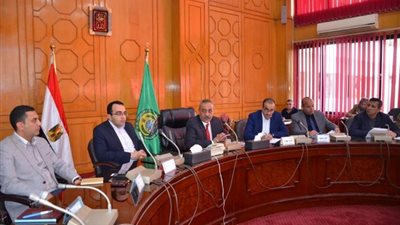 محافظ الإسماعيلية يستعرض الخطة السكانية السنوية .صور