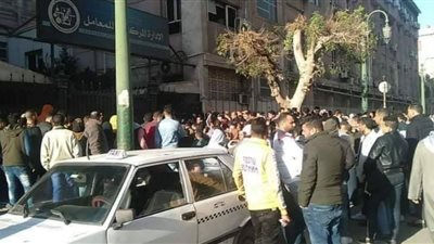 المصريون يتزاحمون بالالاف امام معامل الصحة لاستخراج شهادات تحاليل الـpcr