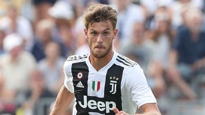 لاعب يوفنتوس المصاب بكورونا يوجه رسالة لمشجعيه