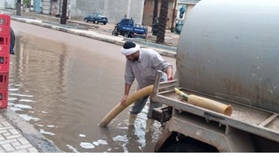 توابع موجة الامطار انسداد مصرف غيط العلو بمدينة سنورس بالفيوم