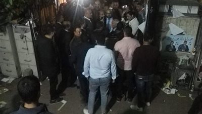 اشتباكات أمام مقر المحامين بسبب 