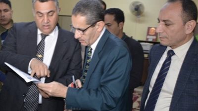 الرقابة الإدارية بالغربية تضبط ١٥ الف كمامة مجهولة المصدر