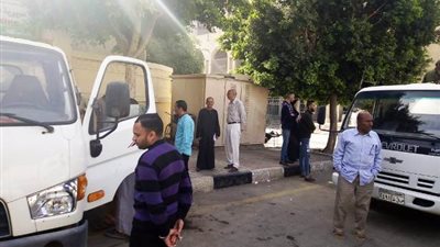 رش وتعقيم الشوارع والميادين بالزينية شمال الأقصر