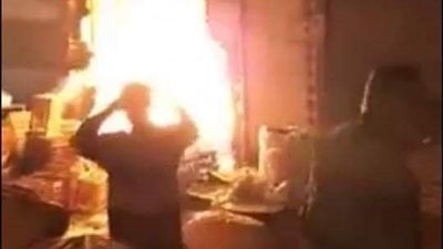 السيطره على حريق فى منزل مهجور بطوخ.. صور