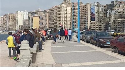 محافظ الإسكندرية يقرر بإغلاق جميع الشواطئ بعد تزاحم المواطنين