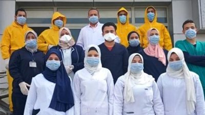 أطباء مستشفى بدر بجامعة حلوان يوجهون رسالة للمواطنين بسبب كورونا.. بالصور
