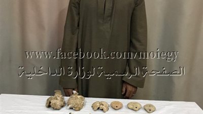 أمن المنيا يحبط محاولة تهريب 113 قطعة أثرية بقصد الإتجار