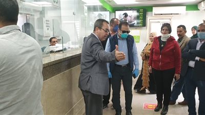بالصور .. رئيس إتصالات البرلمان يتابع عمل مكاتب البريد بالقليوبية