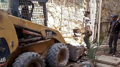 حملة نظافة وتطهير ترفع 85 طن قمامة في القنطرة غرب .صور