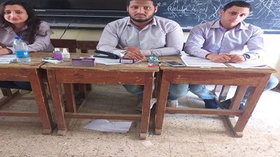 محافظ أسيوط يعلن استمرار تسليم شرائح التابلت لطلاب الثانوى بـ 13 مدرسة