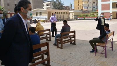 د رحمى :معظم طلاب أولى ثانوى بالغربية تسلموا شرائح التابلت وسط إجراءات وقائية دقيقة