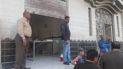 غلق وتشميع 5 محلات تجارية بمركز ناصر