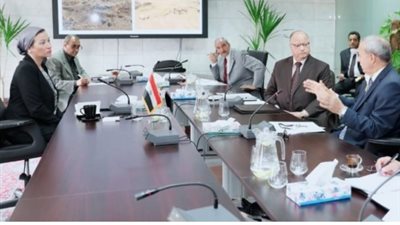 ضبط سير العمل بمدفن العبور لعدم تراكم المخلفات والتخلص الآمن منها