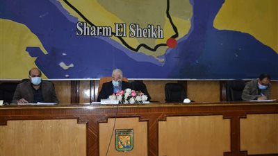 فودة يتراس اجتماع المتابعه الدوريه للمشروعات