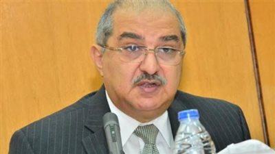 رئيس جامعة أسيوط .. صرف مكافأة استثنائية للأطقم الطبية