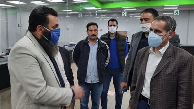 جولة لمحافظ الغربية لرصد التدابير الوقائية فى صرف منحة العمالة غير المنتظمة ب404 منفذا-صور