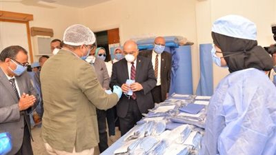 الجمال يشيد بدور مؤسسة 2020 في إنتاج المستلزمات الوقائية بمستشفيات أسيوط الجامعية