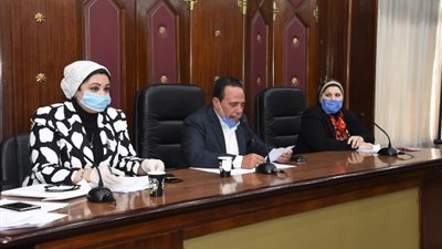 لجنة القوى العاملة بالبرلمان تقر قانون العلاوات الخمس